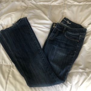 AMERICAN EAGLE JEANS